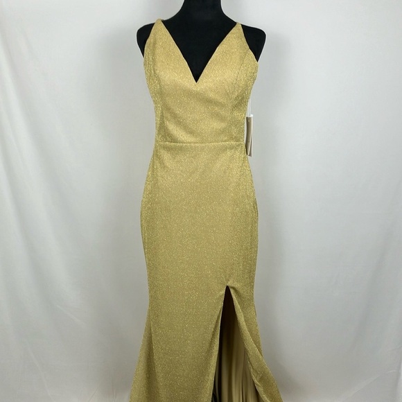 43 Gold spaghetti strap dress with a slit - Picture 2 of 7